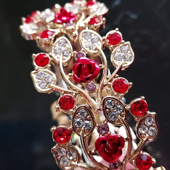 Rhinestones and Roses 🌹 goldtone bracelet, vintage, EUC - Picture 3 of 9